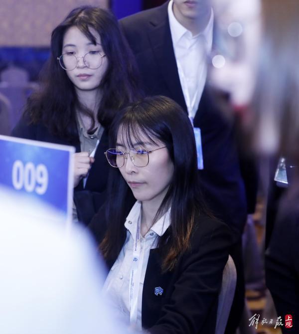 关于激烈角逐！职业女子球队实力对决的信息