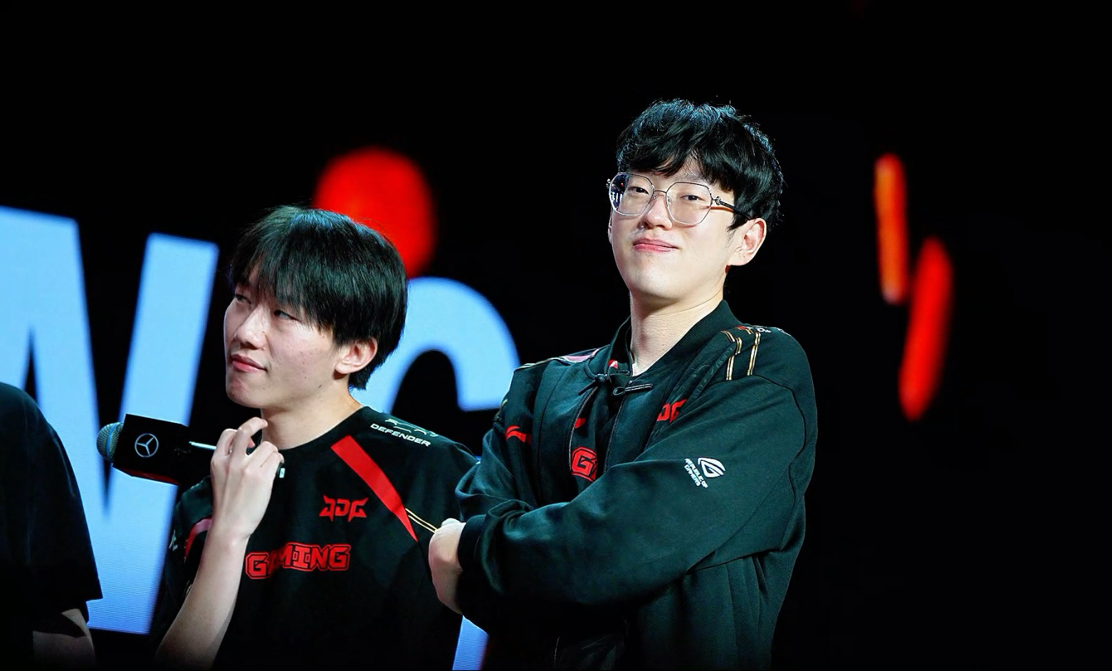 Scout在日本队比赛中持续失利，晋级下一阶段引发热议！全场沸腾不已(王楚钦对日本选手比赛结果)