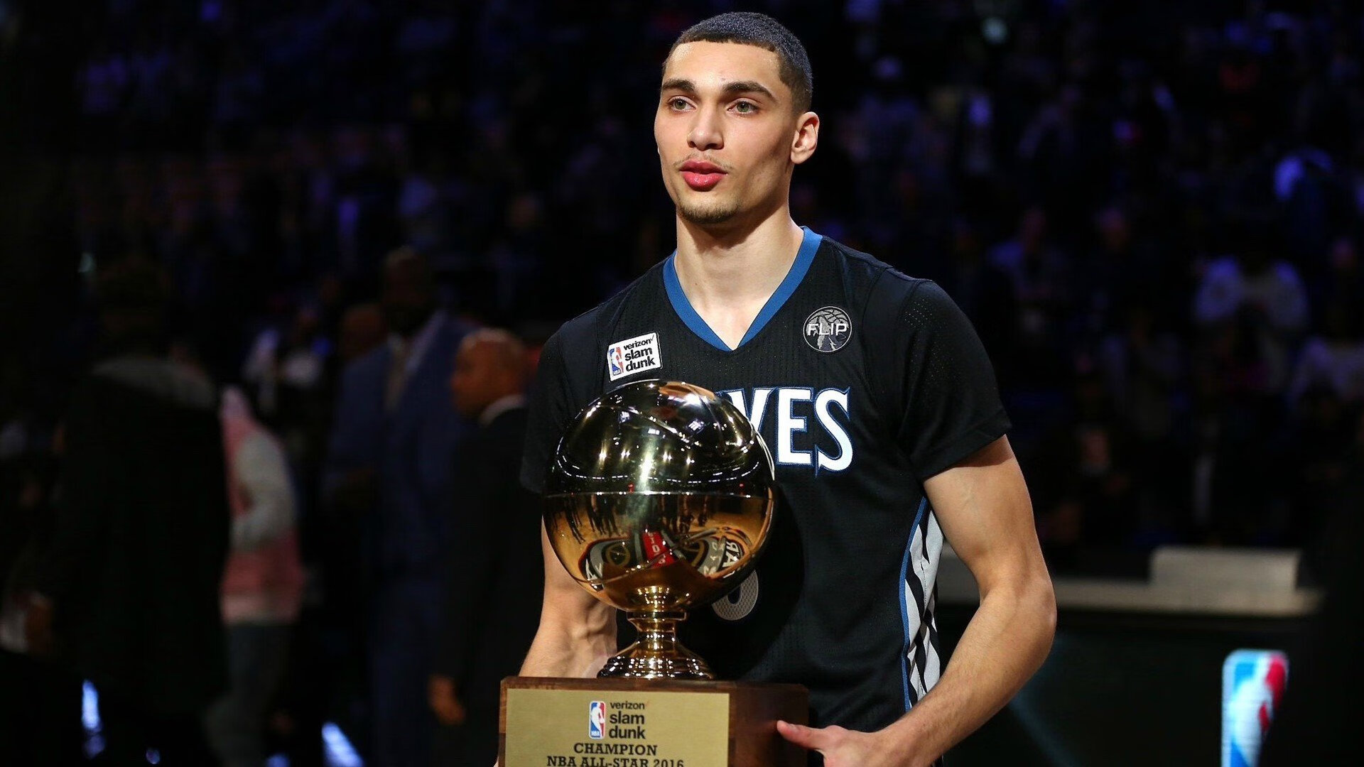 比赛局势复杂引发热议！，塔图姆在掘金比赛中出色发挥赛场气氛高涨